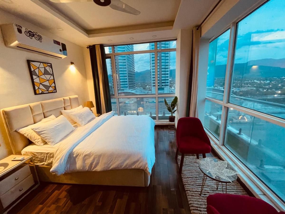 High Rise Presidential Suite In Elysium Opp Centaurus Islamabad Exterior photo
