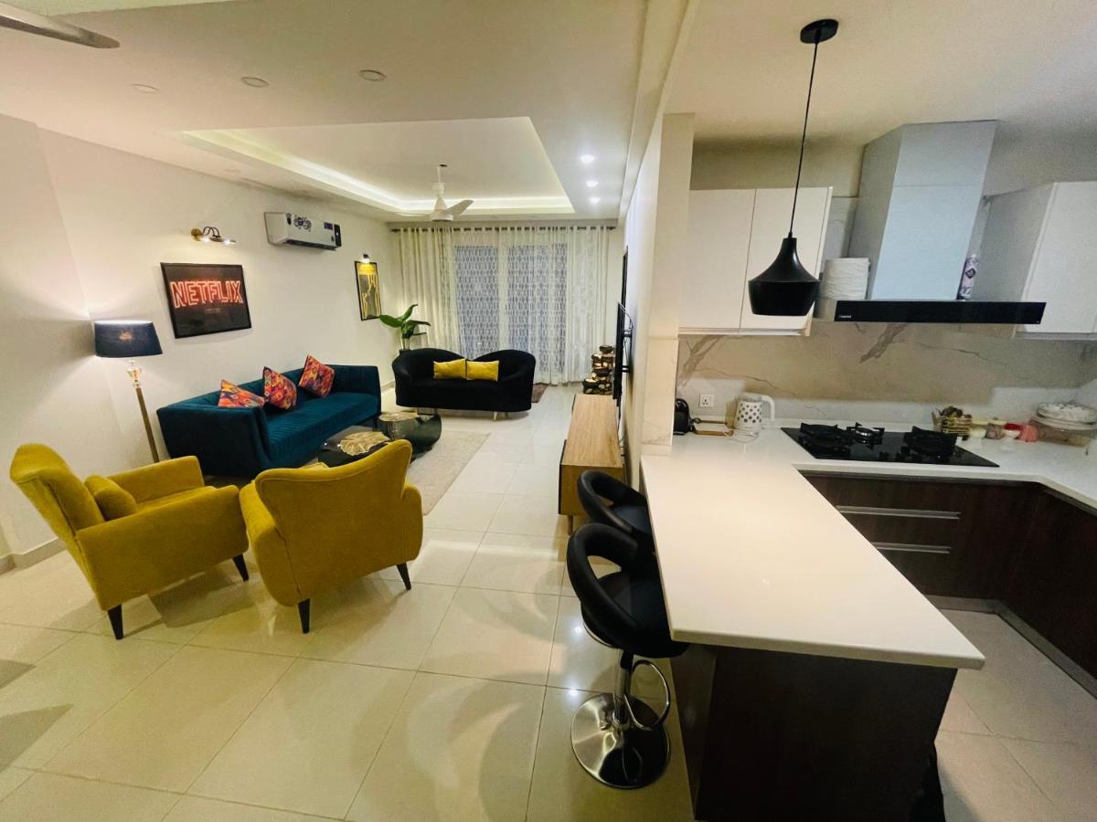 High Rise Presidential Suite In Elysium Opp Centaurus Islamabad Exterior photo